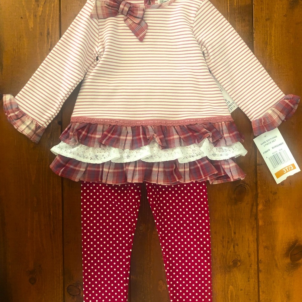 Brand new with tags  size 3T toddler outfit.